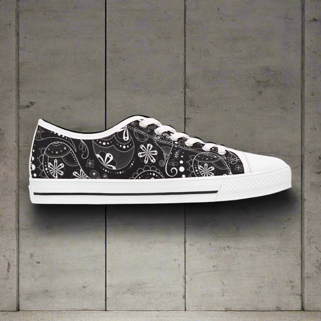 Boho Floral Women's Low Top Sneakers