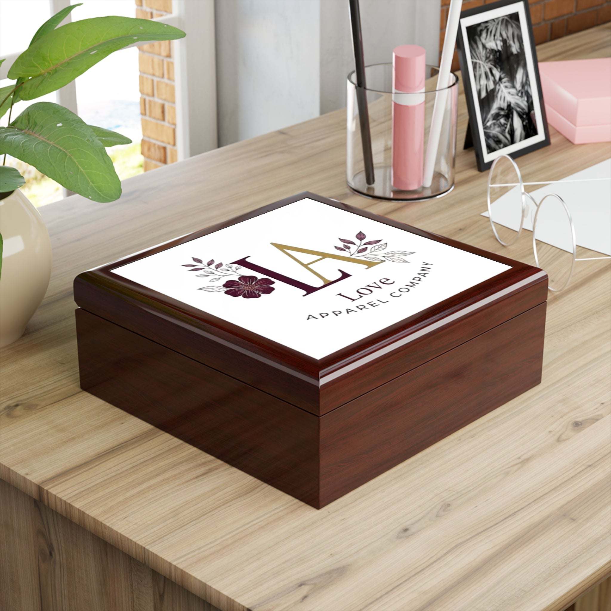 Elegant Jewelry Box with Floral Design for Keepsakes